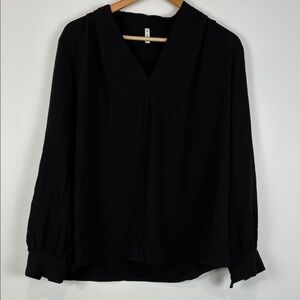 HALARA Women’s XL Classic Black Work Blouse Ruched Shoulder V-Neck Staple